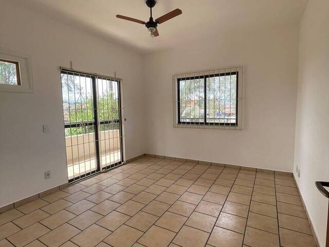 #724 - Apartamento para Locação em Iguaba Grande - RJ - 3